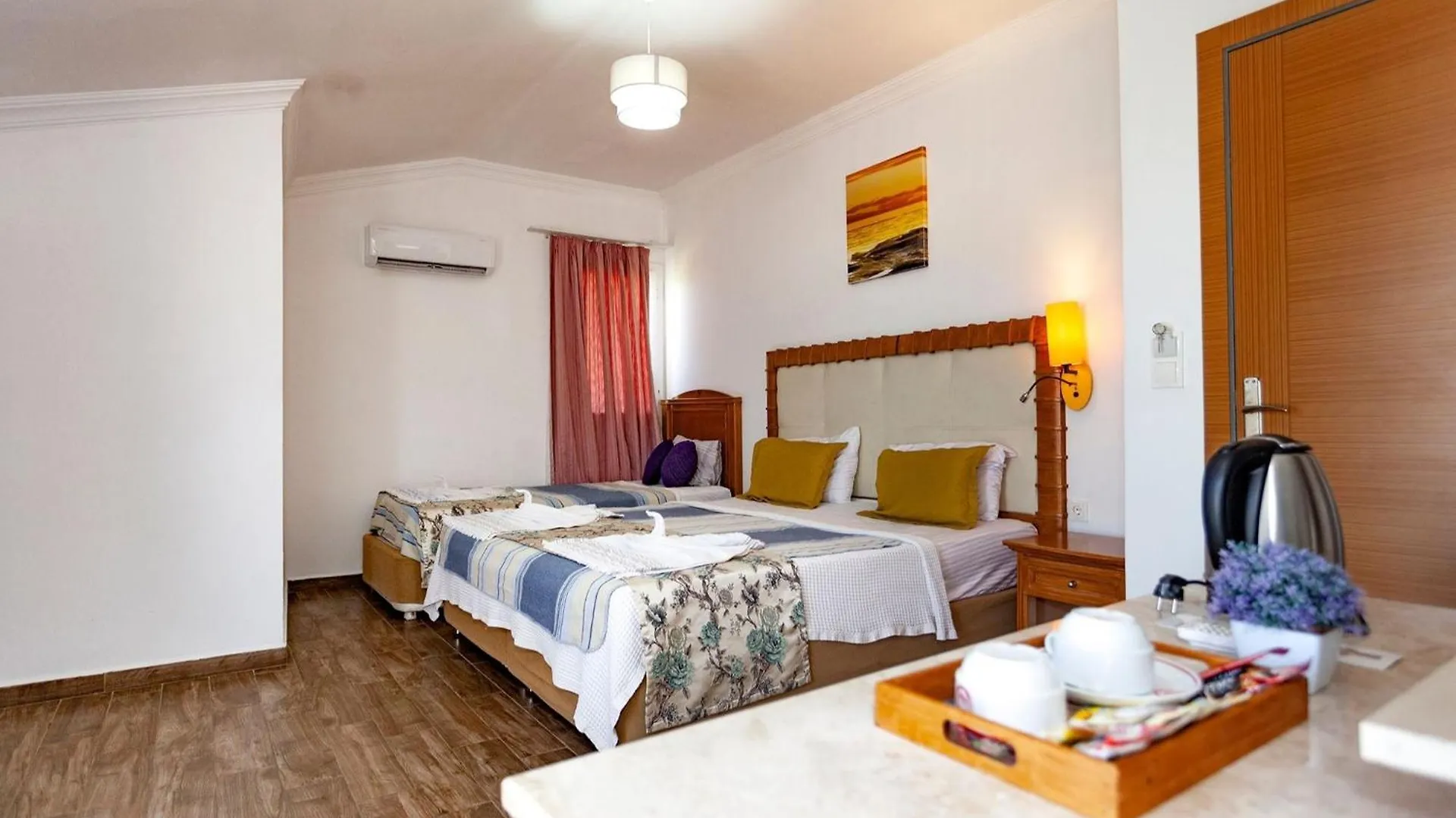 London Hotel Oludeniz 3*,